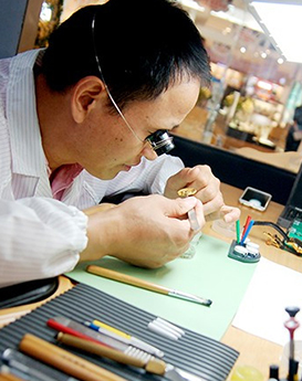 本杰明·托马斯-开福区法穆兰维修服务中心制表师